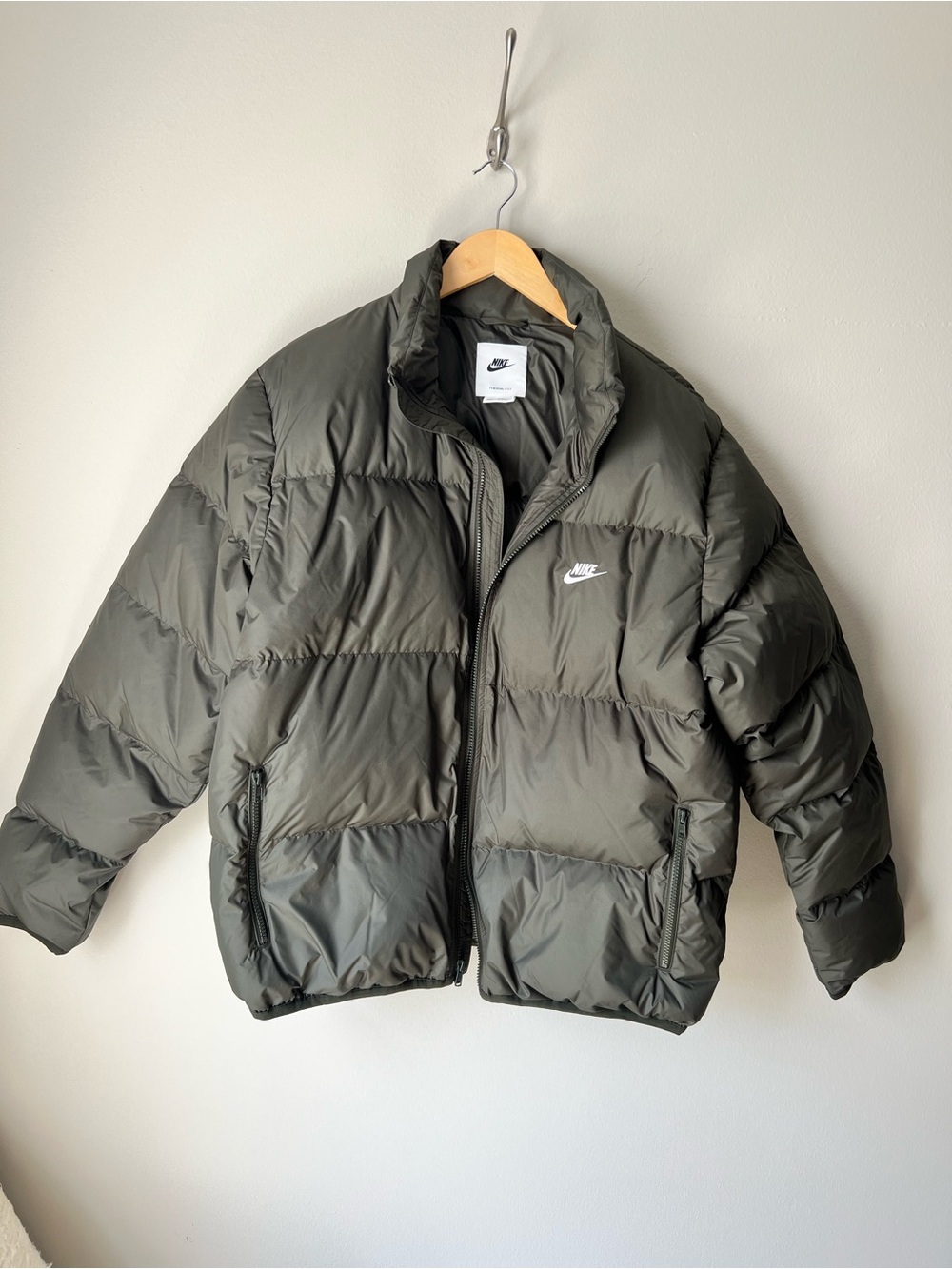 NIKE Sportswear Club Men’s Therma-FIT Down Puffer Jacket L NWOT
